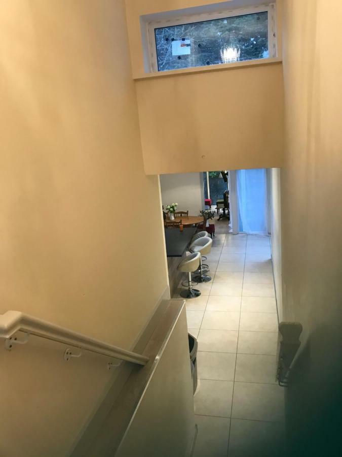 Newcastle Guest House Голвей Екстер'єр фото